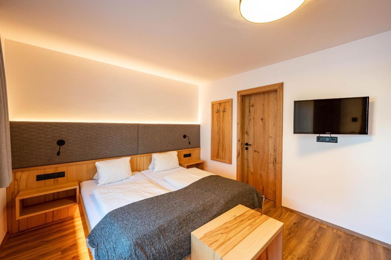 Rustika - Appartements&Spa Ehrwald Exterior foto