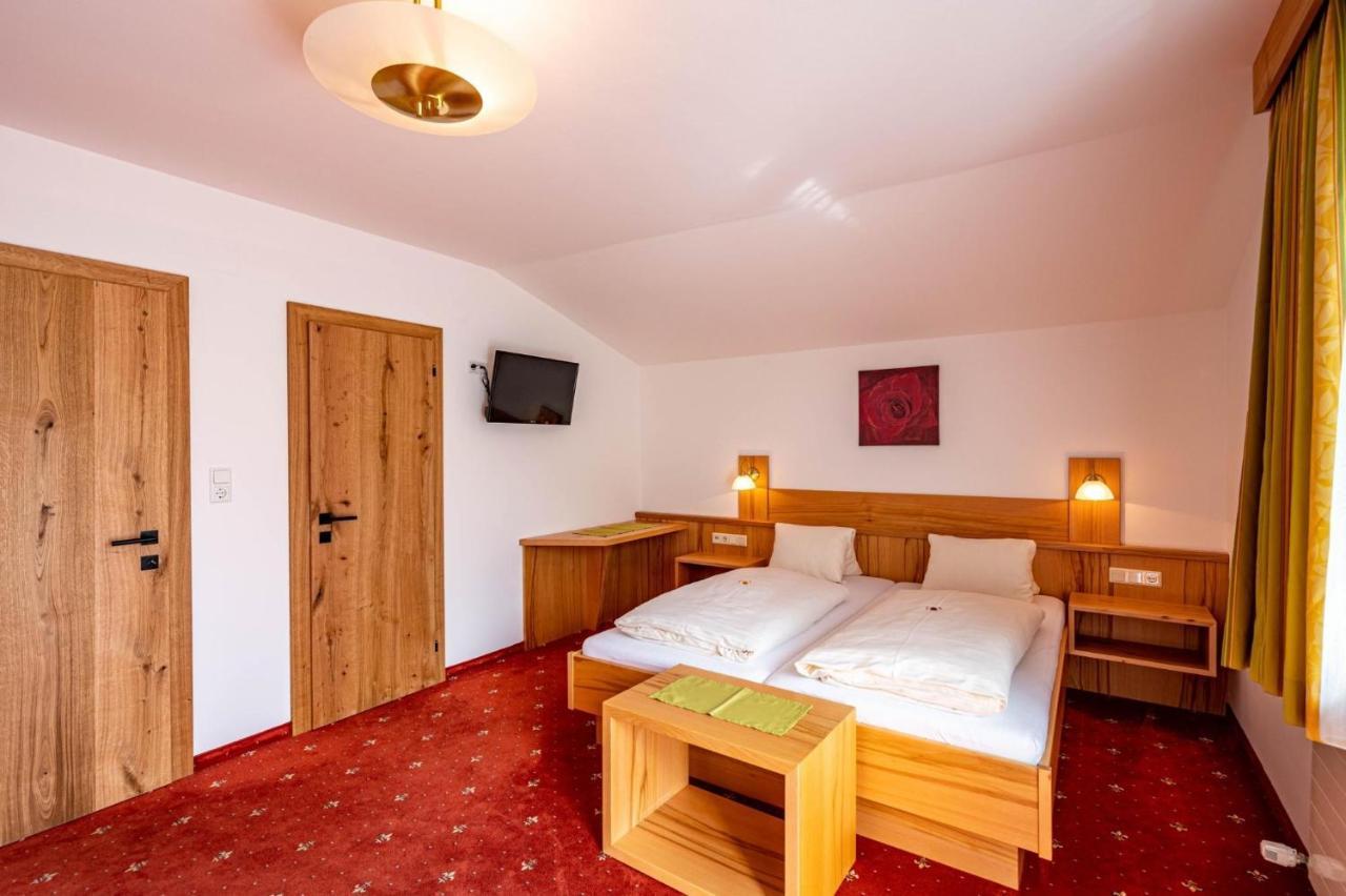 Rustika - Appartements&Spa Ehrwald Exterior foto