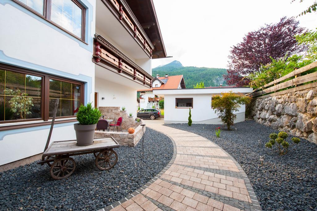 Rustika - Appartements&Spa Ehrwald Exterior foto